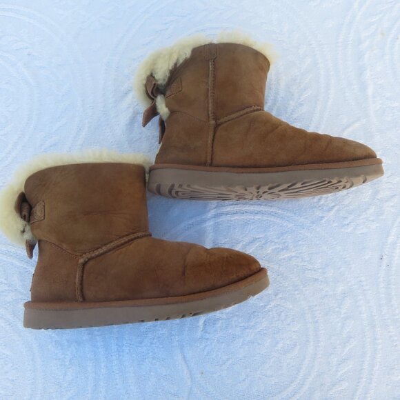 Women's UGG Mini Bailey Bow II Boots Size 7 - Picture 2 of 8